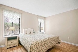 2 bedrooms, WiFi, bed sheets - "Salt Marsh View" at Heron Pointe (Horry County)