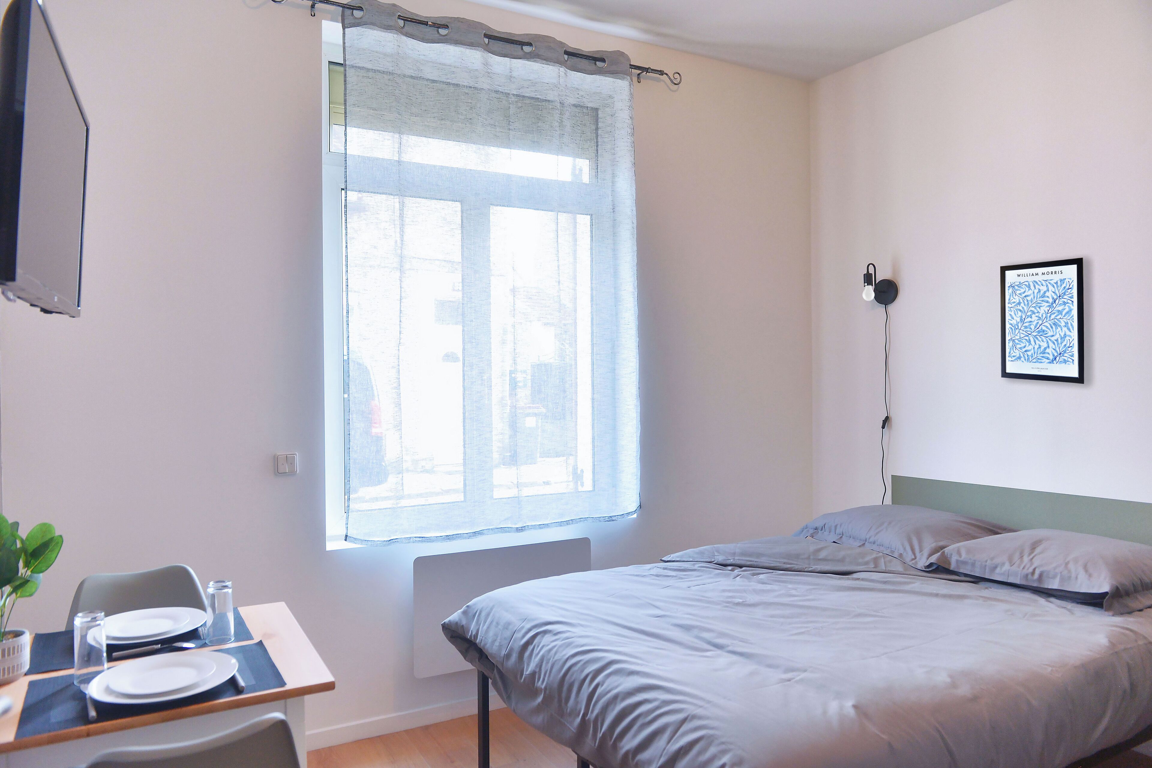 1 slaapkamer, een strijkplank/strijkijzer, wifi, beddengoed