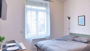 1 chambre, fer et planche Ă repasser, Wi-Fi, draps fournis