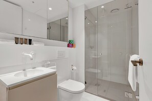 Apartment, 1 Bedroom | Bathroom