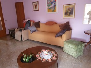 TV - Apartment 'Casa Antonietta' with Private Terrace, Wi-Fi and Air Conditioning (TREVISO)