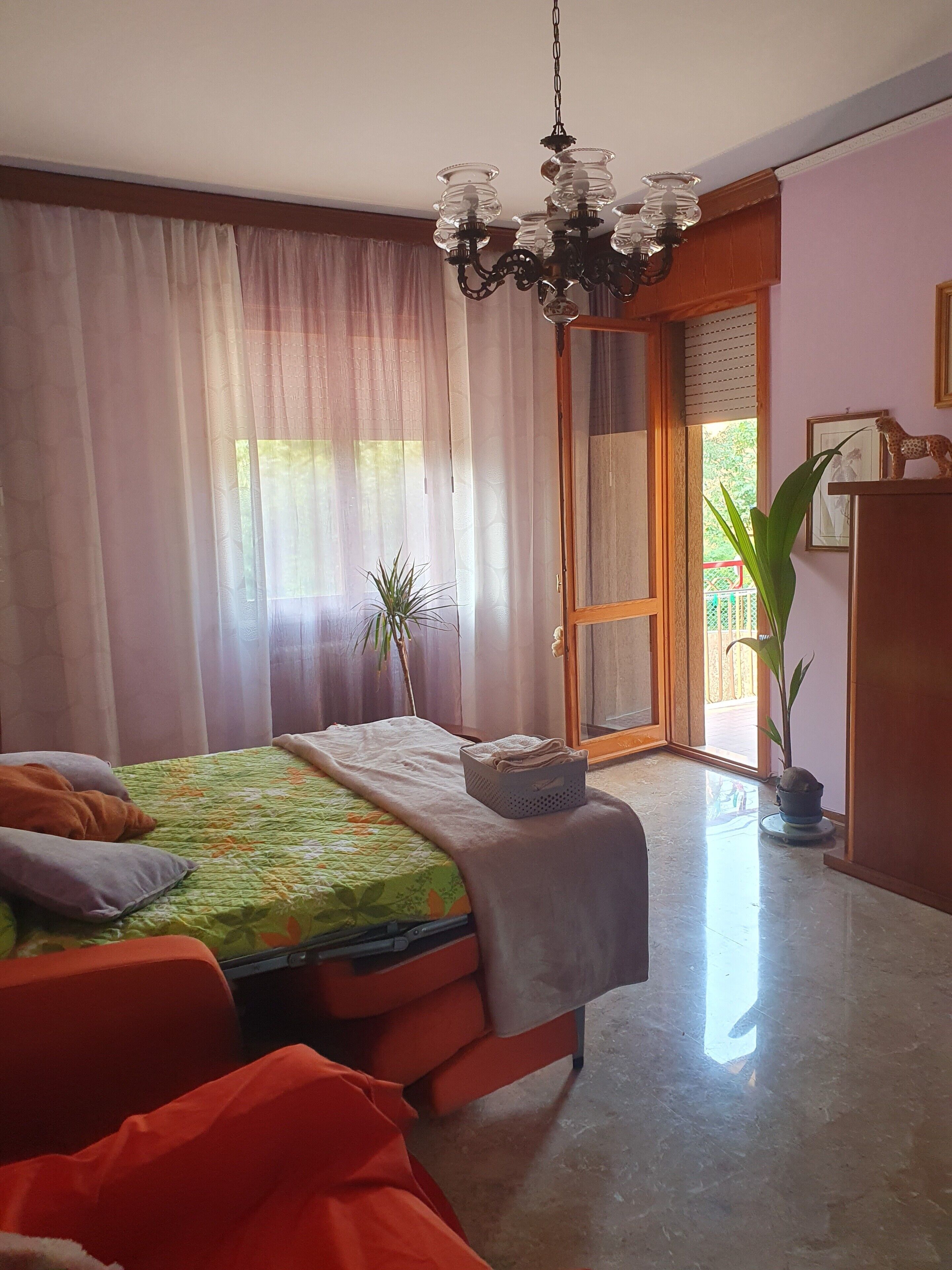 1 chambre, fer et planche à repasser, Wi-Fi gratuit, draps fournis