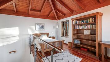 3 slaapkamers, een strijkplank/strijkijzer, gratis wifi, beddengoed