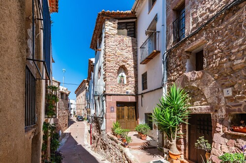 Country House 'Casa Retiro Vilafames' with Mountain View, Private Terrace and Air Conditioning