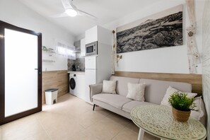 TV - Vacation Studio 'Vista Blanca Room 1' with Wi-Fi (Playa Blanca)