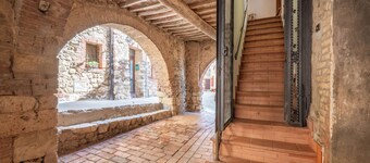 Apartment 'Sotto Gli Archi' with Mountain View