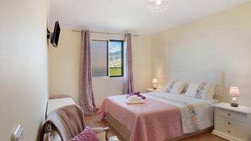 2 soverom, strykejern/-brett, wi-fi (inkludert) og sengetøy