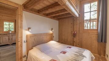 1 dormitorio, tabla de planchar con plancha, wifi gratis y ropa de cama