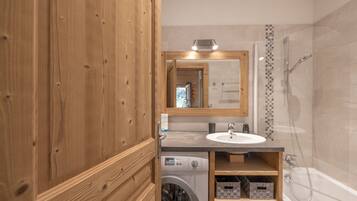 Ducha y secador de pelo