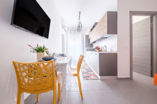 Holiday Home 'Alba’s Home - Van Gogh' with Balcony, Wi-Fi and Air Conditioning