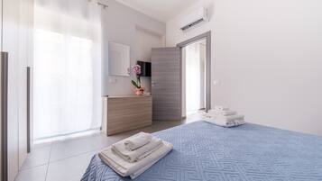 1 chambre, fer et planche Ă  repasser, Wi-Fi gratuit, draps fournis