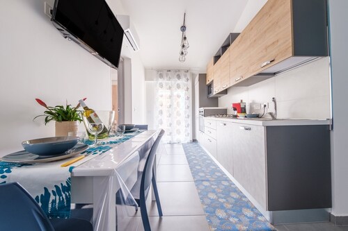 Holiday Home 'Alba's Home - Kandinsky' with Private Terrace, Wi-Fi and Air Conditioning