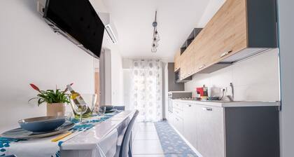 Holiday Home 'Alba's Home - Kandinsky' with Private Terrace, Wi-Fi and Air Conditioning