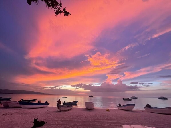 Beach - Charming 2-bedroom apartment in enchanting Punta Rucia with AC, WiFi (Punta rucia, Puerto plata)