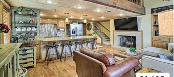 Lake Cabin-Style Condo @ Shangri La with Private Hot Tub-Couples & Small Family!