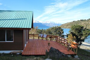 Classic Cabin, 3 Bedrooms, Beach View | Terrace/patio