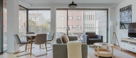 Télévision, chaîne hi-fi