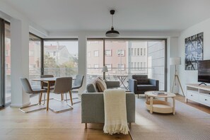 Télévision, chaîne hi-fi