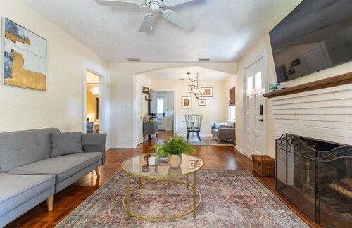 NEW! Charming 2-Bedroom House - 0.8 Mile Walk to Stadium and Midtown! 
