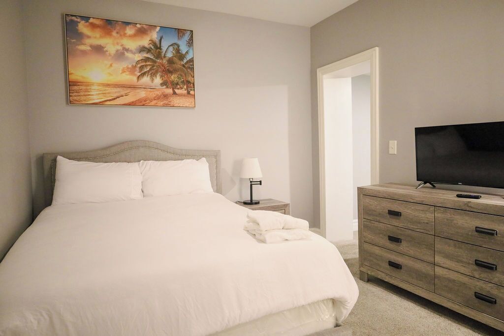 4 bedrooms, iron/ironing board, free WiFi, bed sheets