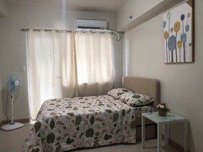 Appartement, balkon, uitzicht op zwembad | 1 slaapkamer, gratis wifi