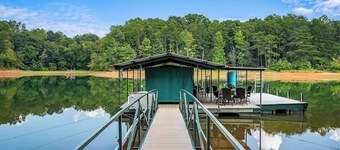 A Valley Echoes on Lake Hartwell!