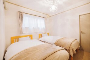 3 habitaciones, escritorio, tabla de planchar con plancha y wifi gratis 