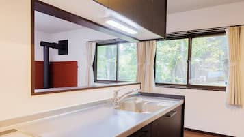 Fridge, microwave, stovetop, cookware/dishes/utensils