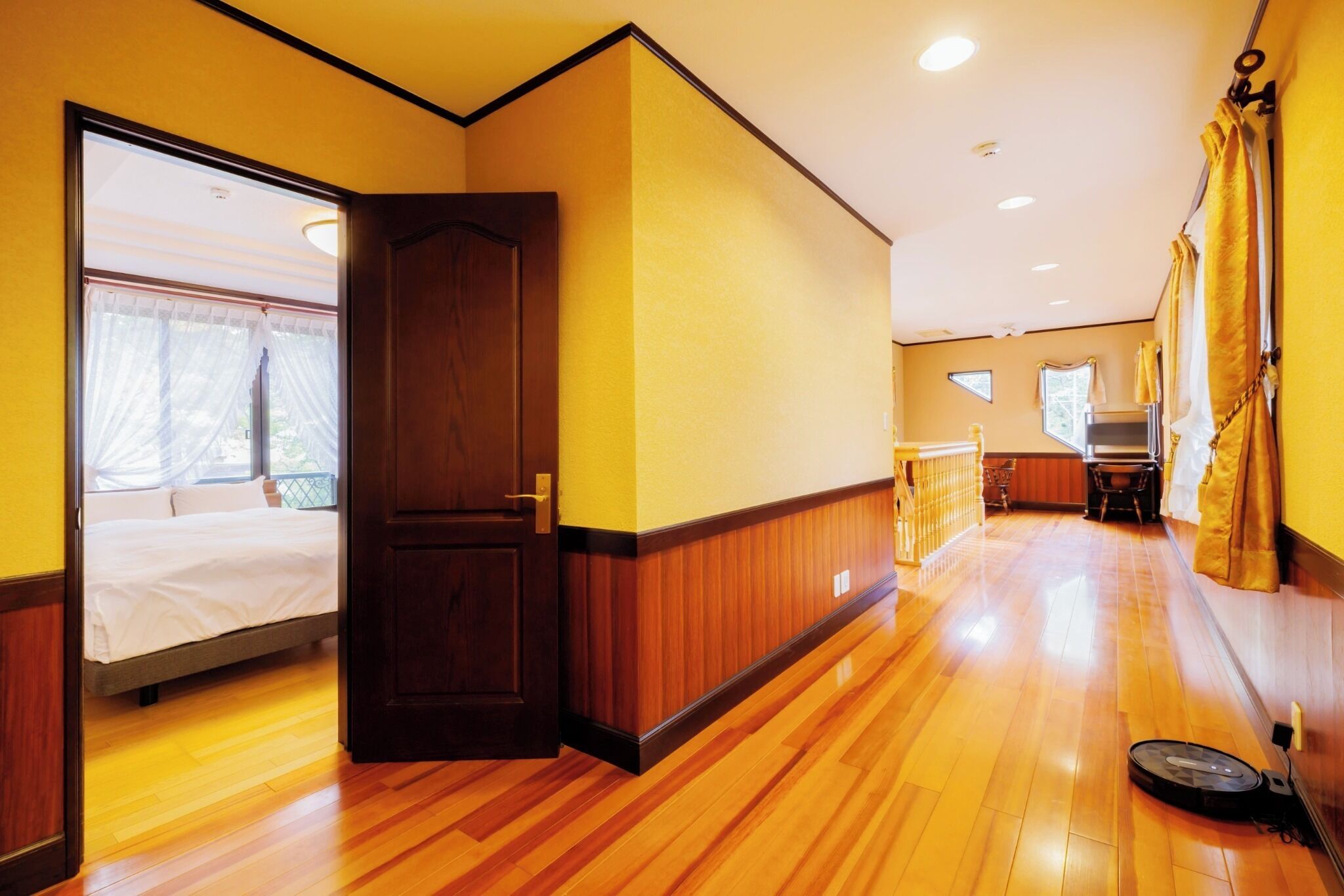 3 室のベッドルーム、デスク、WiFi (無料)、ベッドシーツ