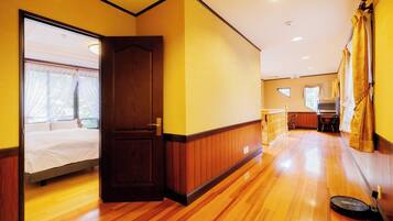 3 bedrooms, desk, free WiFi, bed sheets