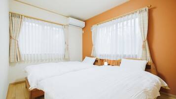 2 bedrooms, desk, free WiFi, bed sheets