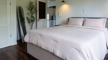 2 bedrooms, in-room safe, iron/ironing board, free WiFi