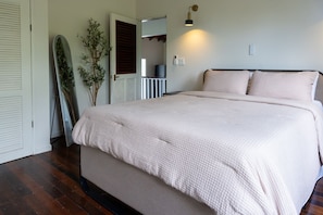 2 bedrooms, in-room safe, iron/ironing board, free WiFi - Charming 2-bedroom Villa (Pares)
