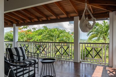 Charming 2-bedroom villa with AC, WiFi in secluded area