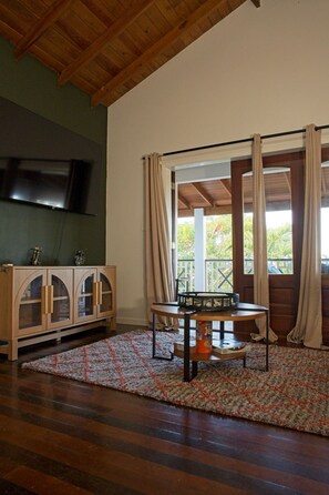 Interior - Charming 2-bedroom Villa (Pares)