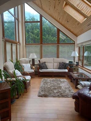 TV - Atlantic View Cottage in Killybegs (Killybegs)