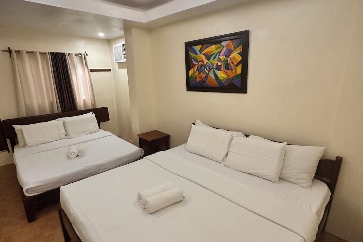 Deluxe Suite, Kitchen, Garden View