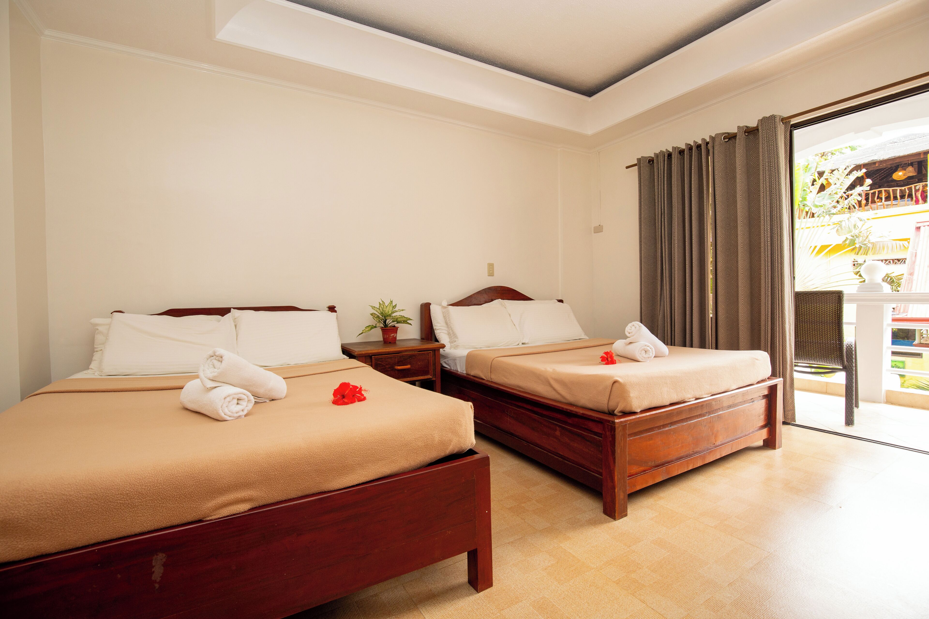 Deluxe Quadruple Room | Free WiFi