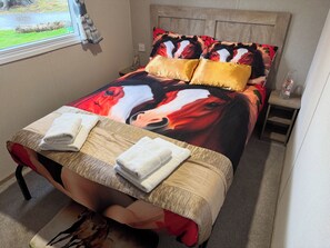 3 bedrooms, iron/ironing board, WiFi, bed sheets - West Lawn 47 Haggerston Castle Paddock Views (Berwick-upon-Tweed)