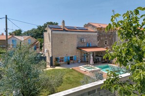 A heated pool - Foska Country Home with Pool, Bibići, Croatia (Bibići)