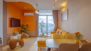 Economy Apartment, 1 Bedroom, Balcony | Living area