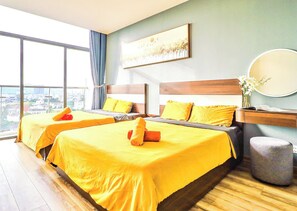 Deluxe Apartment, Balcony | Peralatan tempat tidur premium, busa memori, dihias secara berasingan 