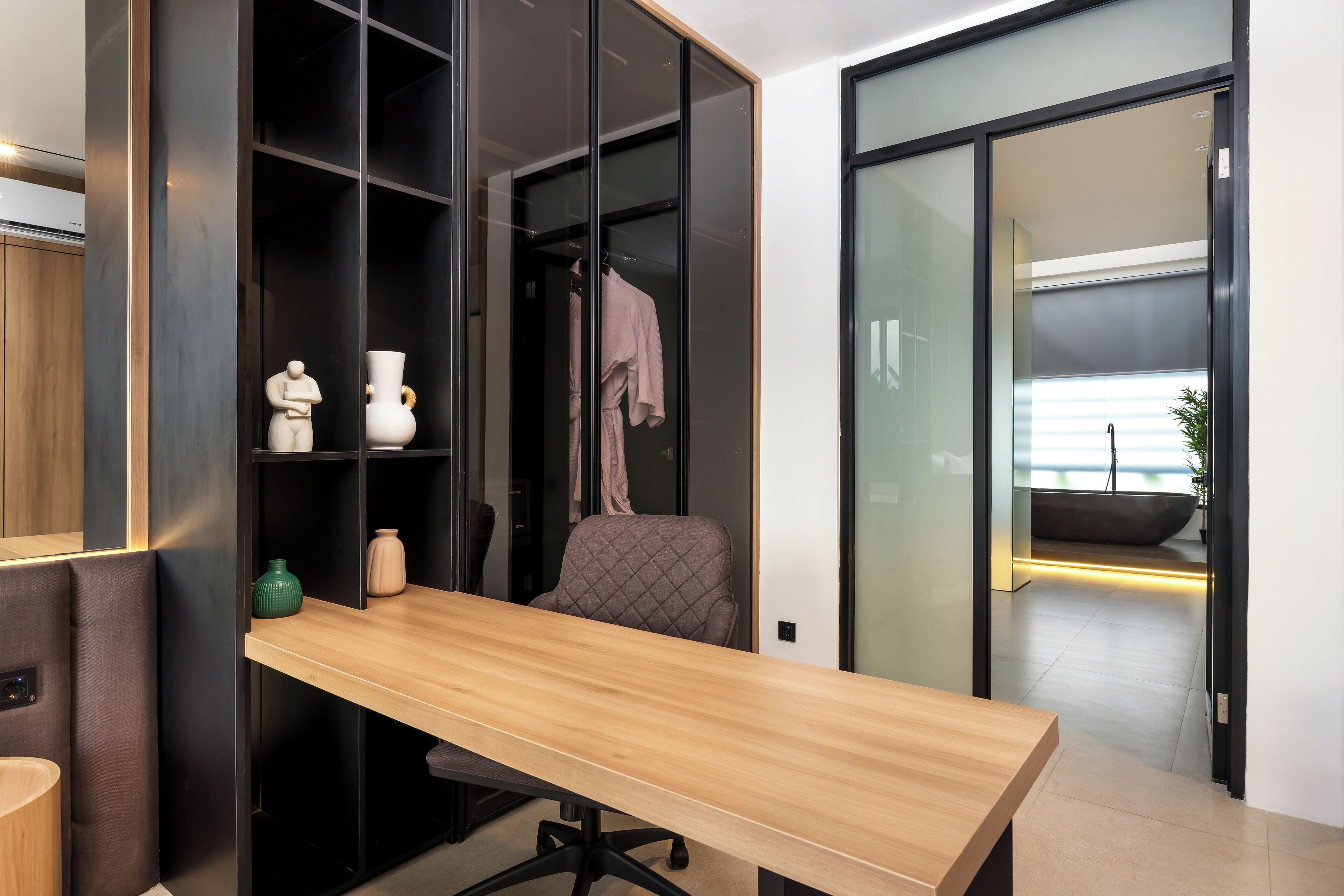 In-room safe, desk, laptop workspace, iron/ironing board