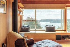 Flat-screen TV, printers - Ocean Belle Onetangi (Waiheke Island)