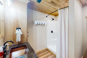 Hair dryer, towels