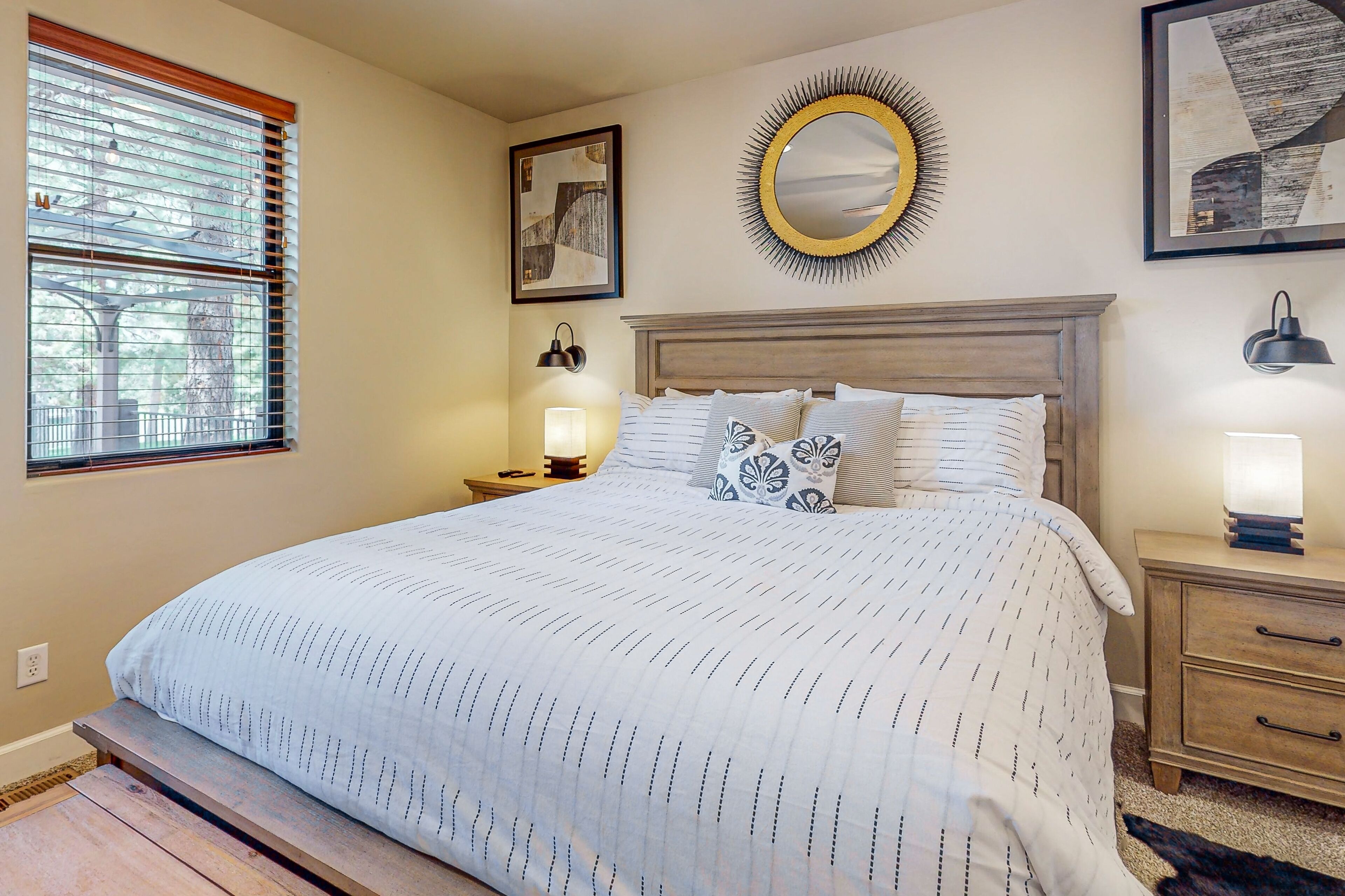 2 chambres, fer et planche à repasser, accès à Internet, literie fournie