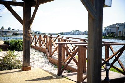 StayAU 5BR Lakefront Escape Point Cook