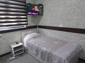 Desk, laptop workspace, blackout drapes, soundproofing - Sokin (Bukhara)