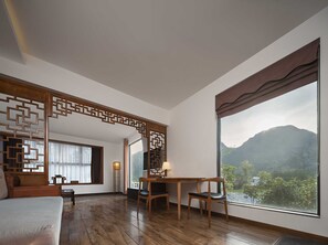 Free WiFi, bed sheets - Serene Vale Inn Guilin (Guilin)