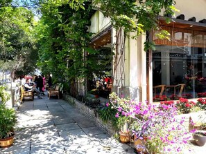 Family Townhome | Pillow-top beds, free WiFi, bed sheets - Serene Vale Inn Guilin (Guilin)